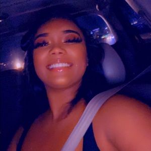 Meet your Posher, Edaina